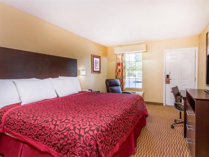 Days Inn By Wyndham Simpsonville Eksteriør bilde