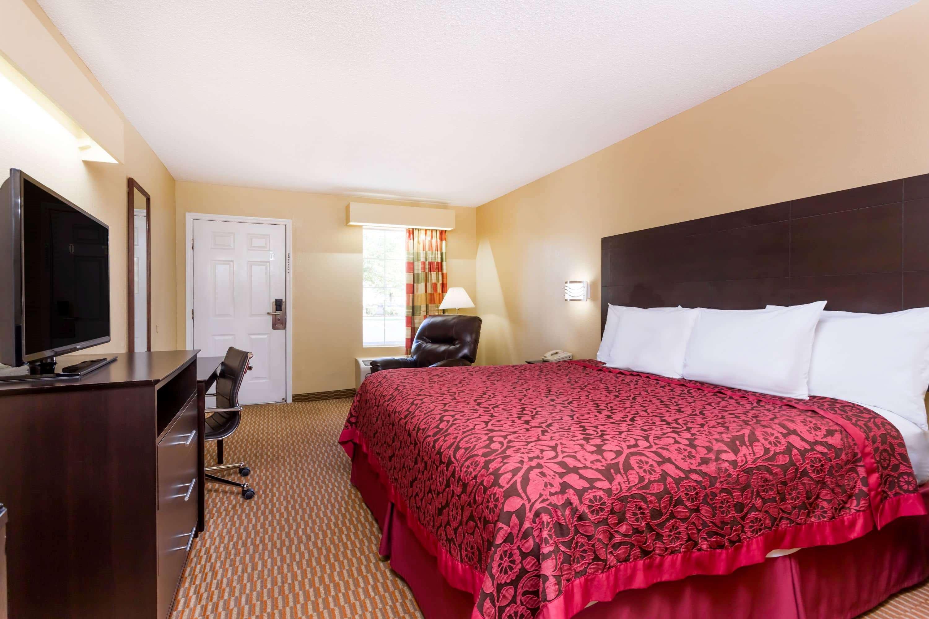 Days Inn By Wyndham Simpsonville Eksteriør bilde