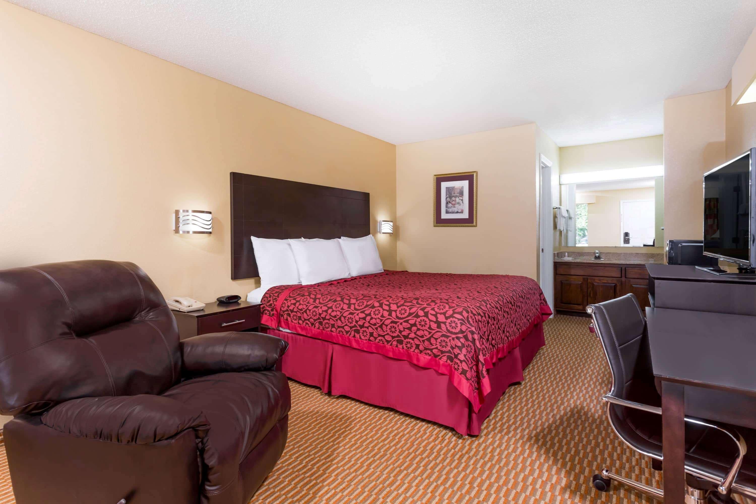 Days Inn By Wyndham Simpsonville Eksteriør bilde
