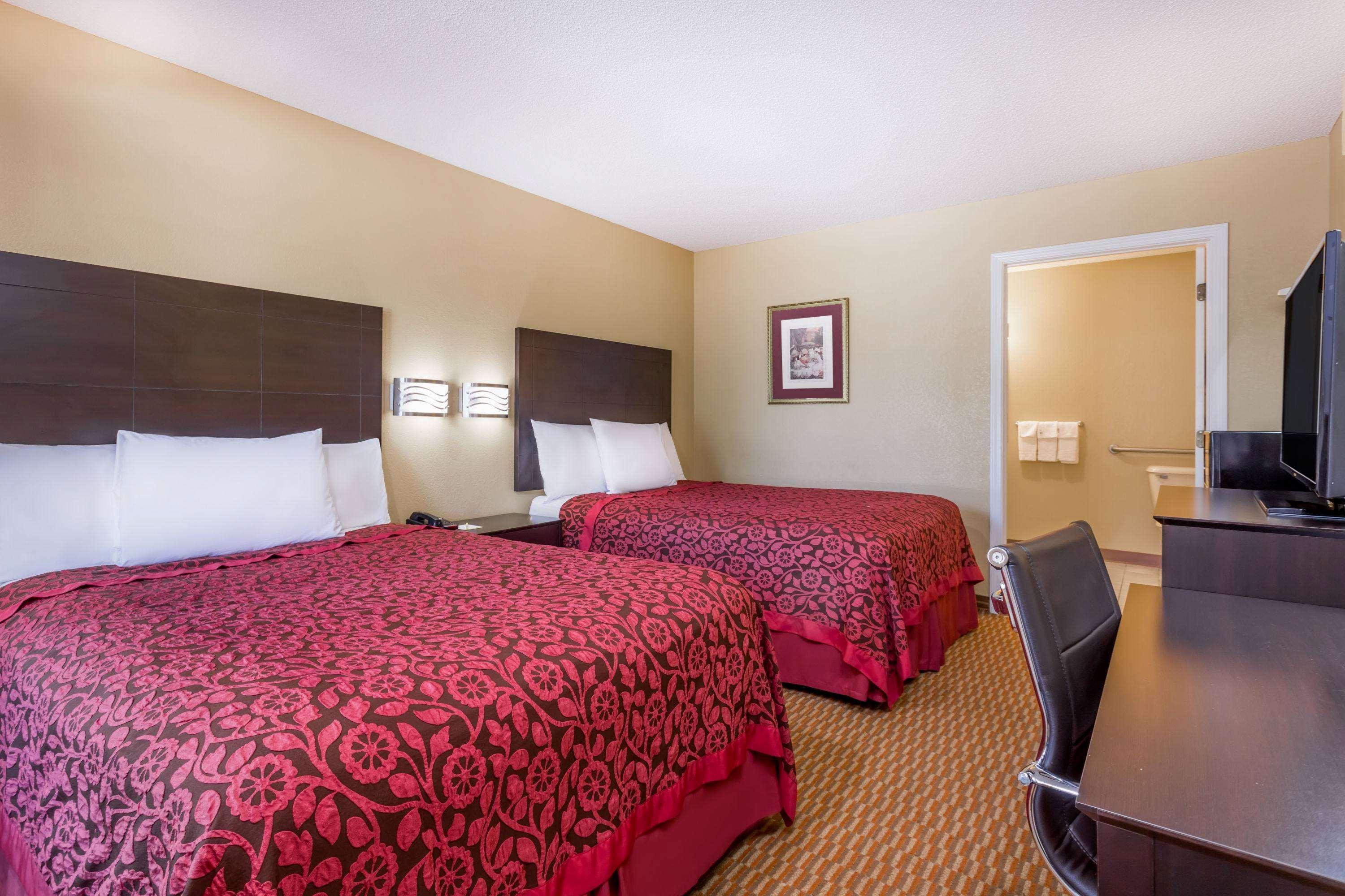 Days Inn By Wyndham Simpsonville Eksteriør bilde