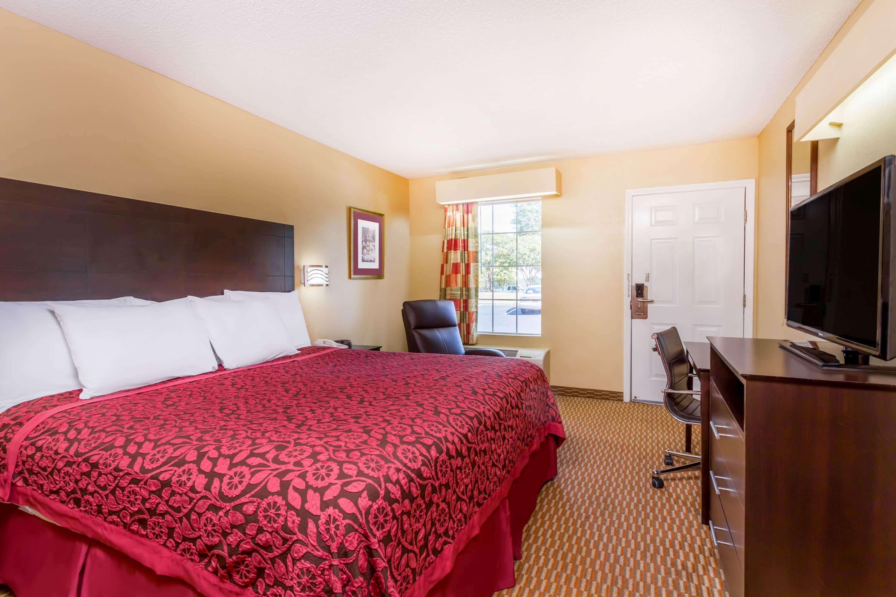 Days Inn By Wyndham Simpsonville Eksteriør bilde