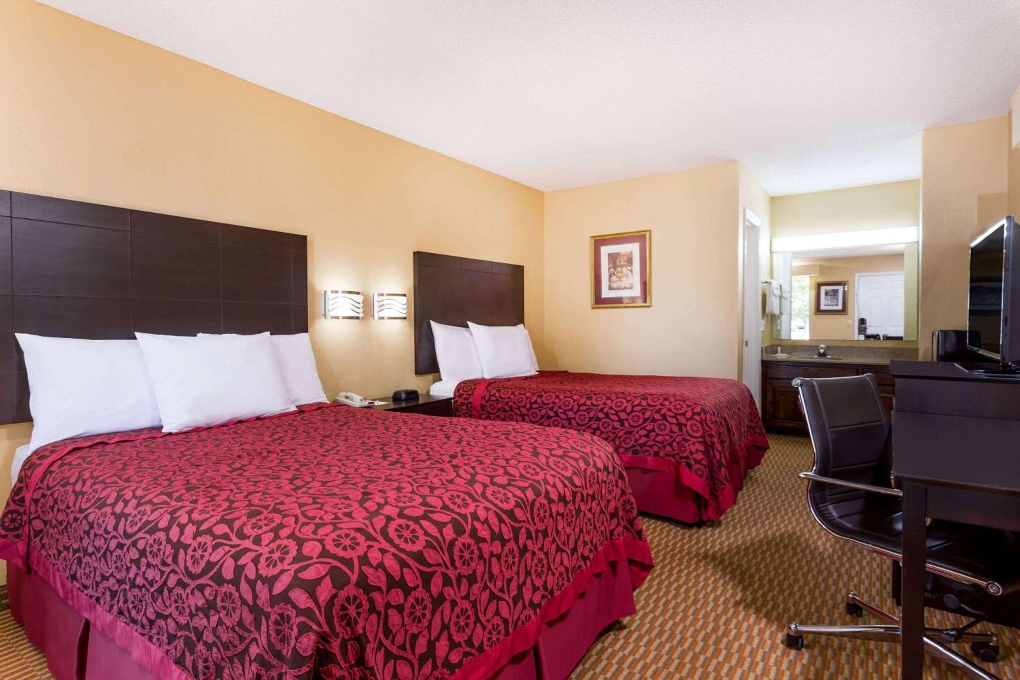 Days Inn By Wyndham Simpsonville Eksteriør bilde