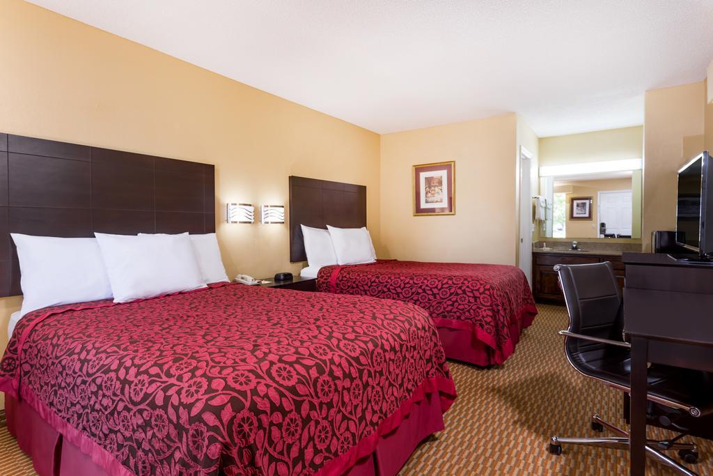 Days Inn By Wyndham Simpsonville Eksteriør bilde